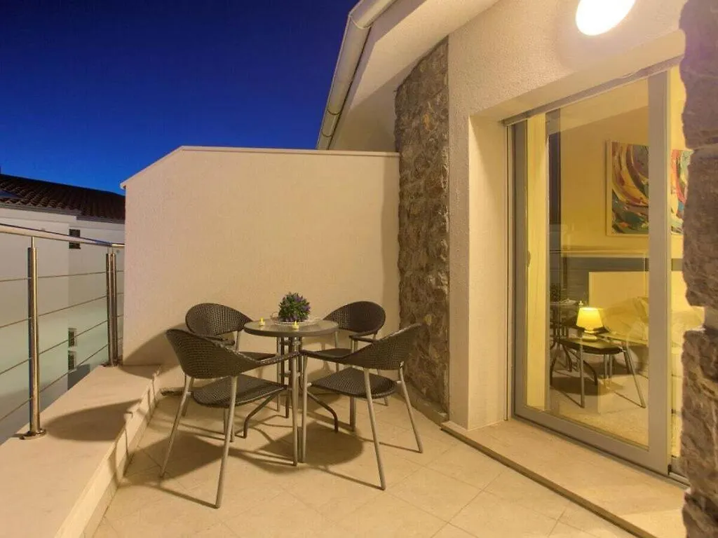 Villa Miracle 1 Comfortable Holiday Residence Krk Town